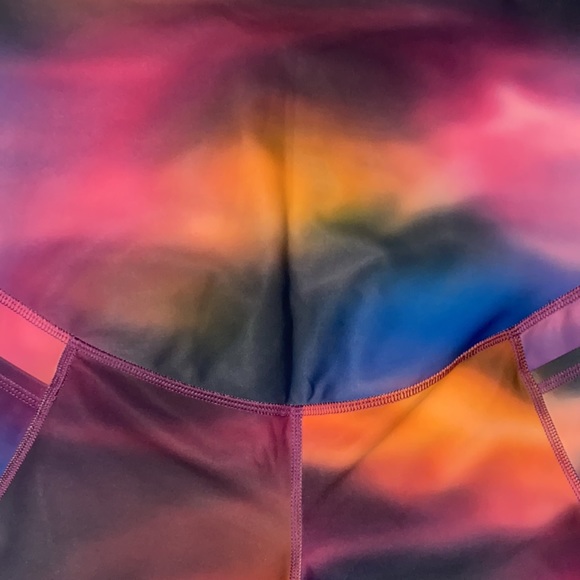 Old navy Maternity PowerSoft 7/8 Leggings Size: Medium - Picture 2 of 3